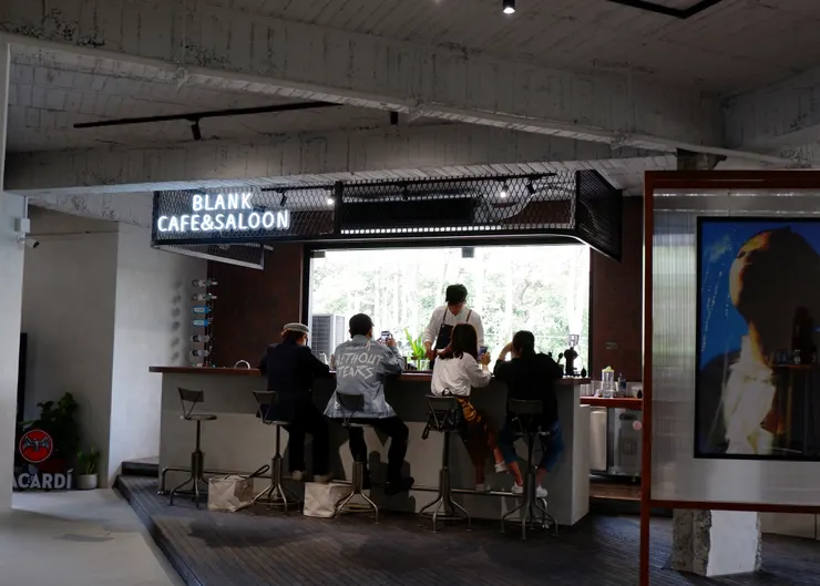  blank cafe & saloon