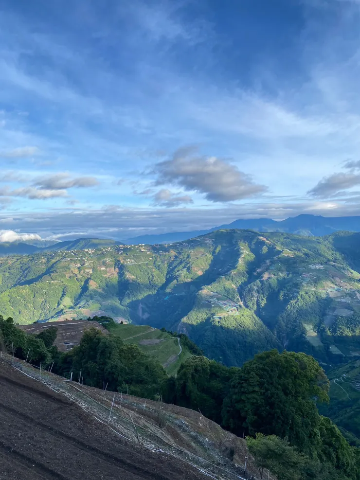 雲天宮旁看出去的綿延山巒