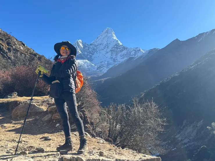 剛出門還是要穿上羽絨衣，但太陽出來就可脫了。