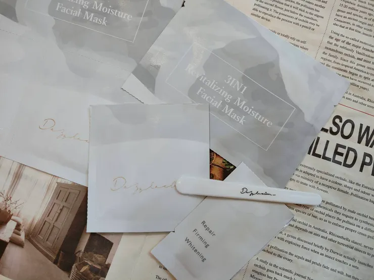 3 IN 1 活養肌光清水膜_黛若詩琳 Dazzleslim