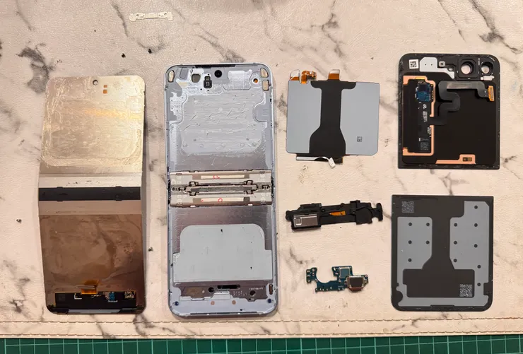 三星 Z Flip6螢幕維修案例