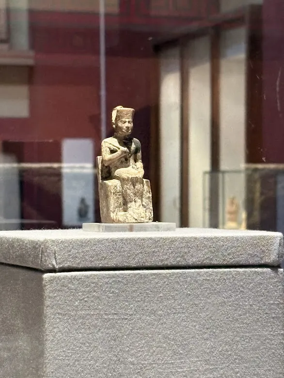 最小出土品(兩個拇指大)