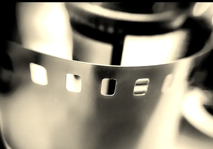 膠捲,傳統電影的物質基礎。