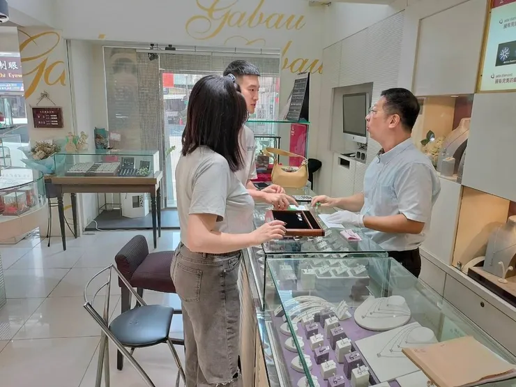 台南珠寶銀樓推薦｜永康在地銀樓首選-嘉寶珠寶｜結婚戒指款式多