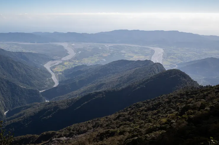 王武塔山稜線鳥瞰縱谷