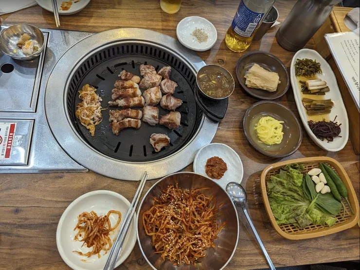 味贊王燒肉好吃