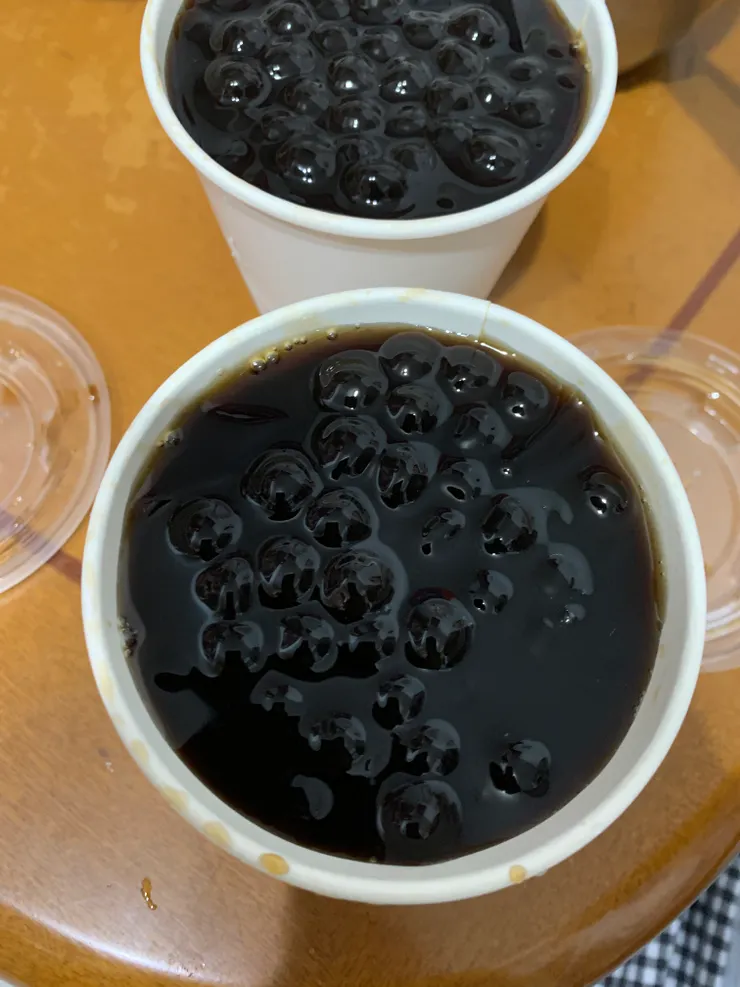 這是我不能吃的粉圓仙草冰。哼！