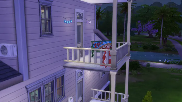 二樓的露台也不是與世隔絕啦。