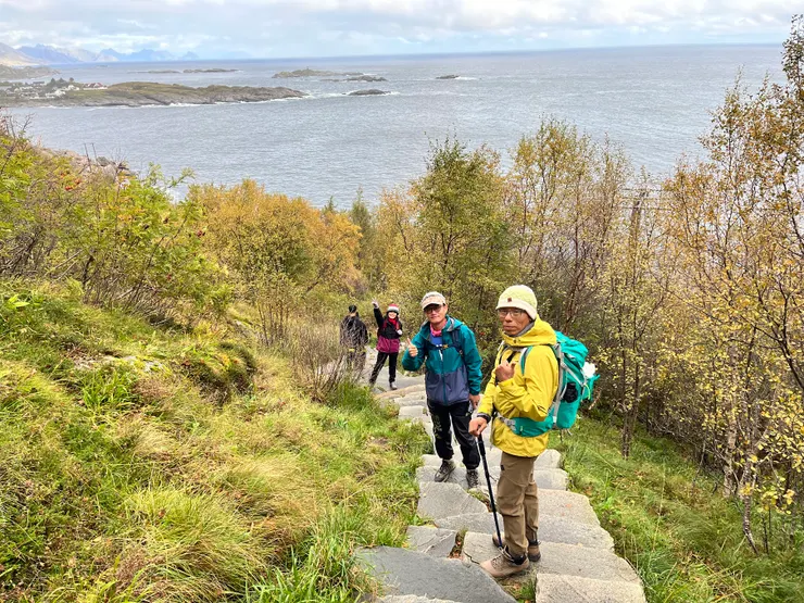 剛開始的路還有說有笑