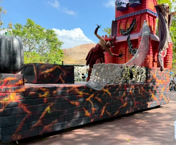 這次來玩剛好遇到萬聖節遊行活動!