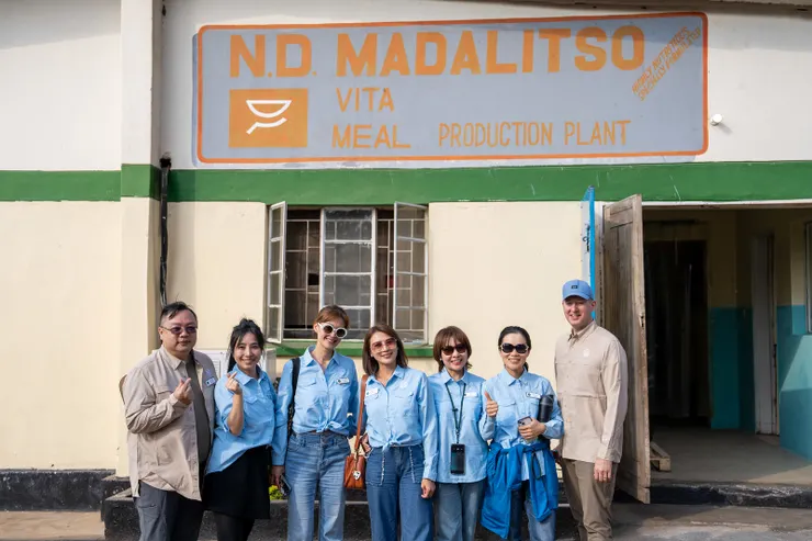 2025 年 Nu Skin 善心大使，疫情後重返馬拉威，見證蜜兒餐帶來的改變。