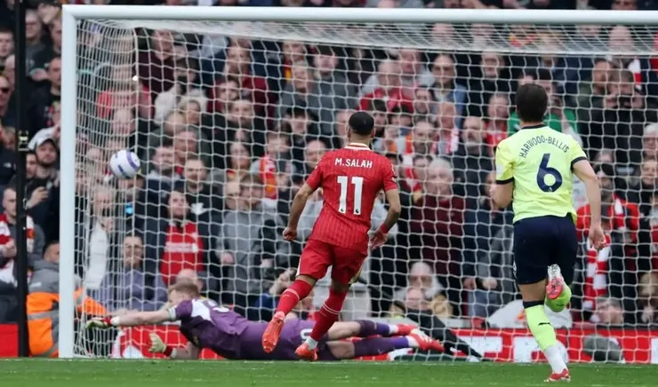 沙拿主射十二碼球入網助利物浦反勝3:1