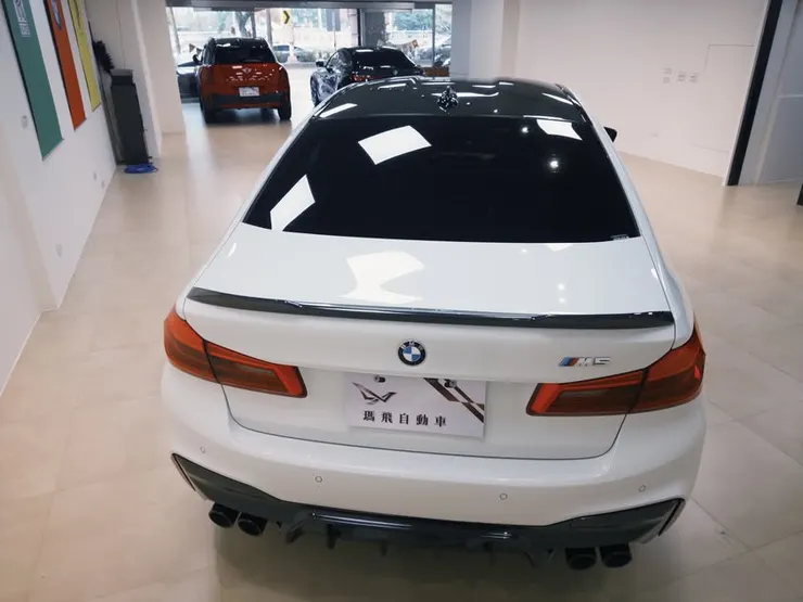 中部水果貿易年輕企業主正式入手 BMW F90 M5!交車前完成原廠檢查與 GOO 第三方鑑定,完整解析性能外匯車交車流程與安心購車關鍵。