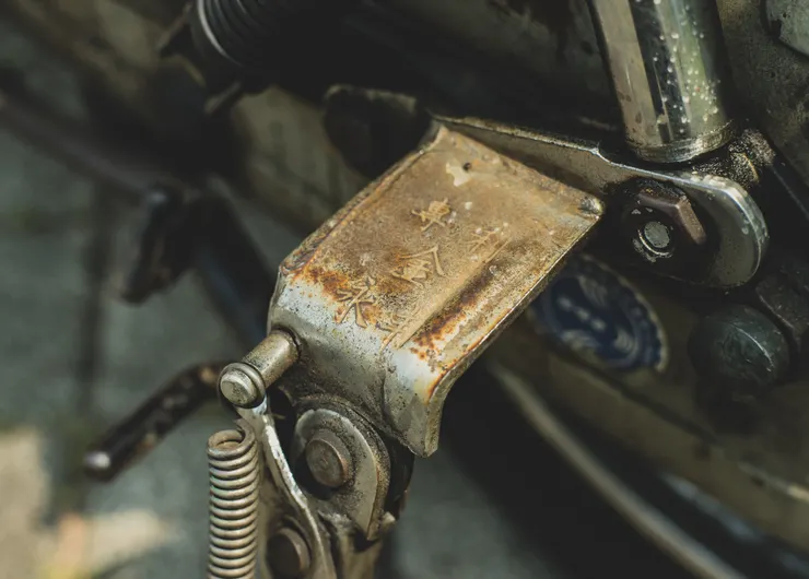 載貨改裝用的螳螂腳,增加卸貨時停放的穩定度