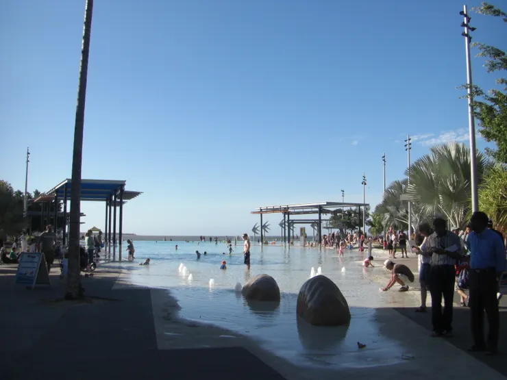 凱恩斯的人造游泳池