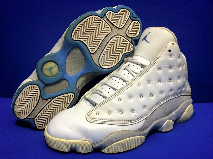 照片拍攝自2015年工作室藍色沙發椅