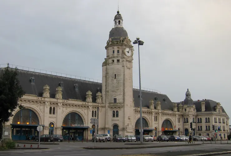 拉霍謝爾火車站