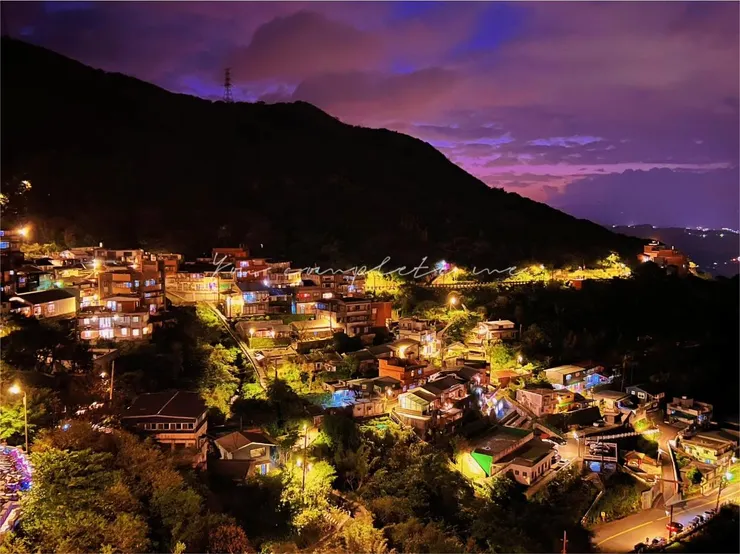 九份老街夜景圖