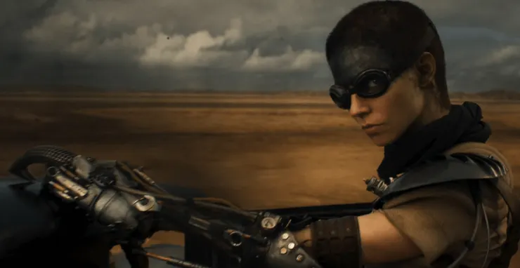 《芙莉歐莎：瘋狂麥斯傳奇篇章》劇照／IMDb