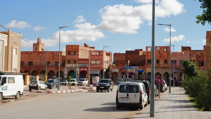 里薩尼市區很多古堡被改成商店