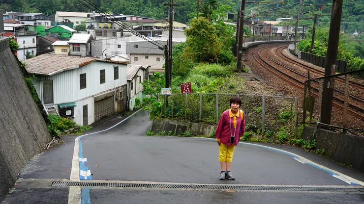 在陡升坡回味紐西蘭鮑德溫街