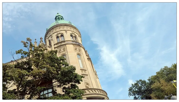 歐洲的建築物還是覺得很棒, 看再久都還是覺得很漂亮