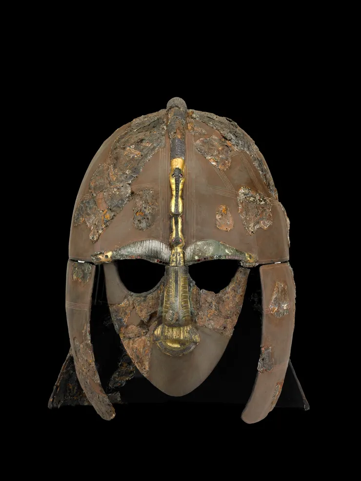 薩頓胡（Sutton Hoo）文物中的其中一件「薩頓胡頭盔」  圖片來源：British Museum Press