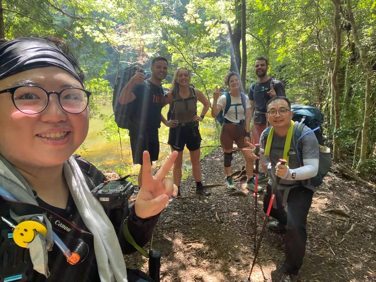 高原池旁遇見澳洲跟美國的登山朋友