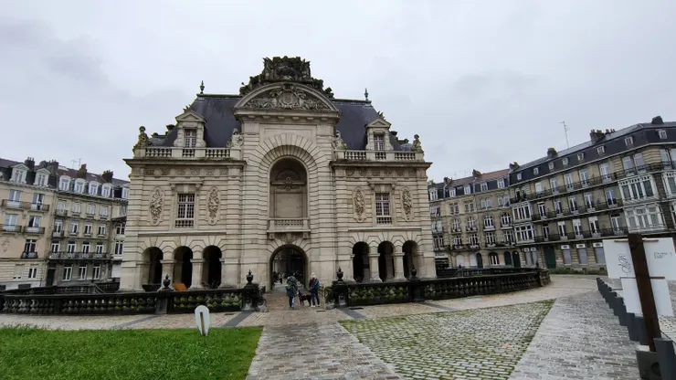 【巴黎門標誌里爾圍城戰的勝利】