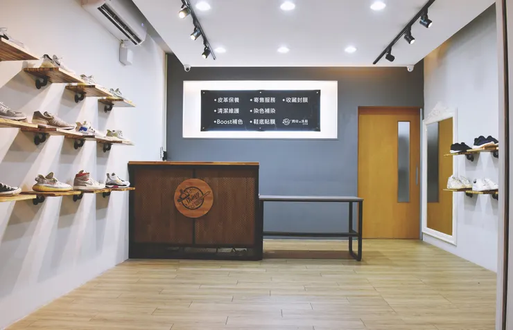 照片拍攝自ShinyShoes大甲店面