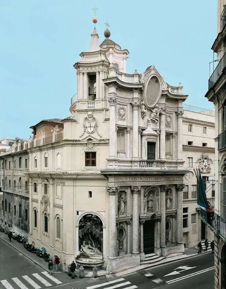 值得一提的是，四泉聖嘉祿堂的「四泉」其實比較堂本體還老約半個世紀。教堂與噴泉本身並沒有什麼關係。