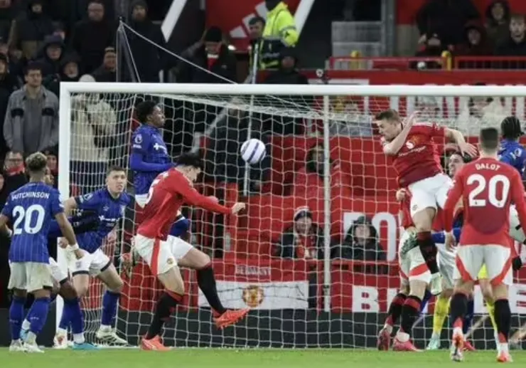 麥奎亞頭槌破網助曼聯險勝3:2