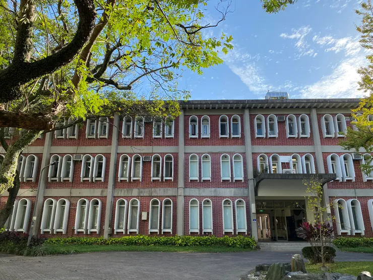 王大閎建築師最滿意的臺大校園建築-地質系館