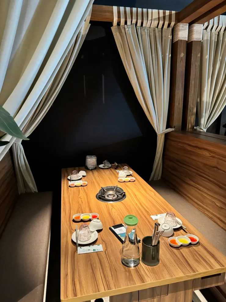 每桌小包廂寬敞舒服