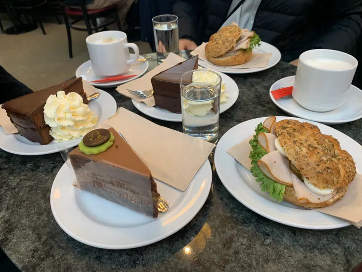 和日本朋友們的早餐約會