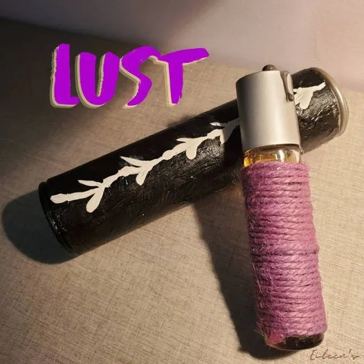 「那一夜你喝了酒帶著醉意而來。」