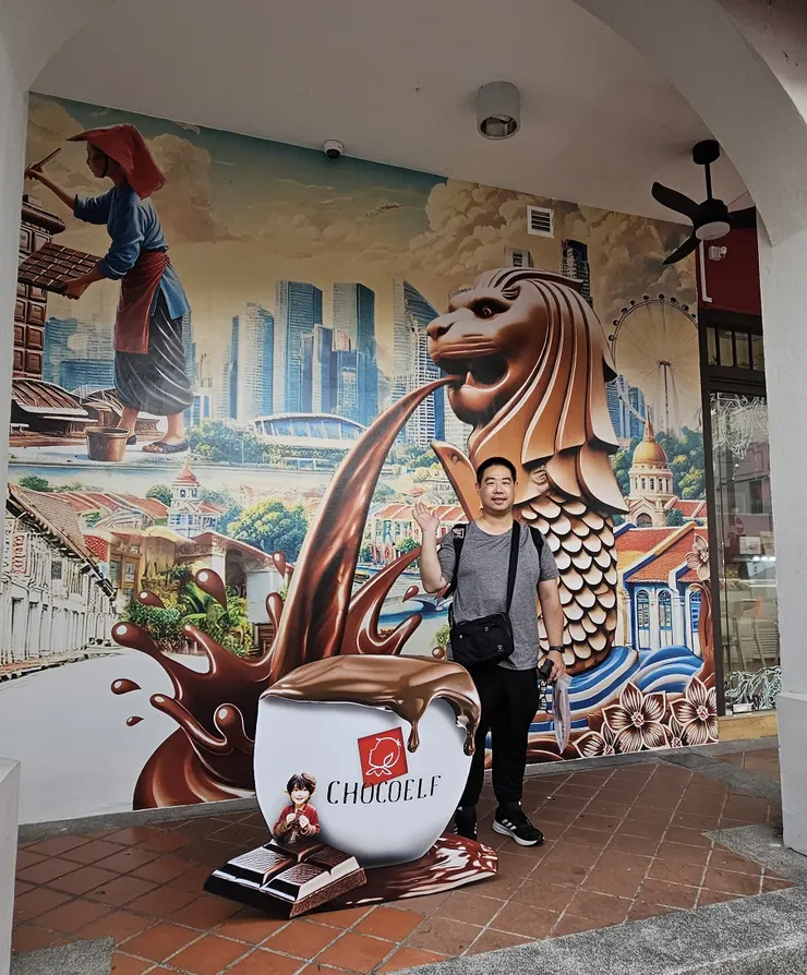 這是在新加坡牛車水發現的廣告牆!因為很有新加坡特色所以就拍了!