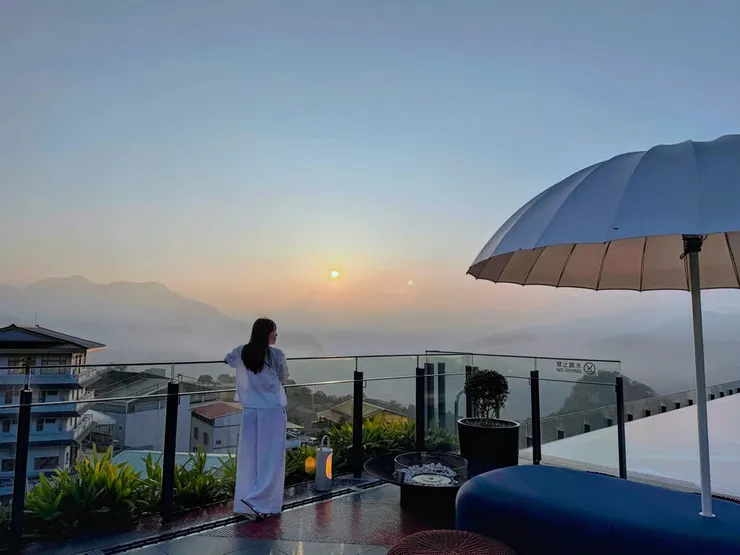 Sunrise-in-Hotel-Indigo-Alishan