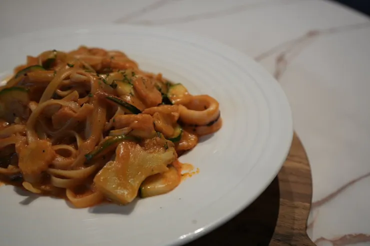 海鮮番茄橘醬義大利麵