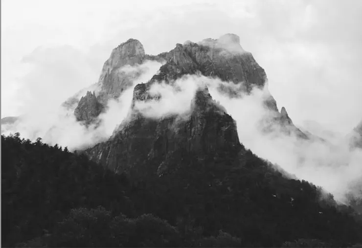見山是山，見山不是山，見山還是山
