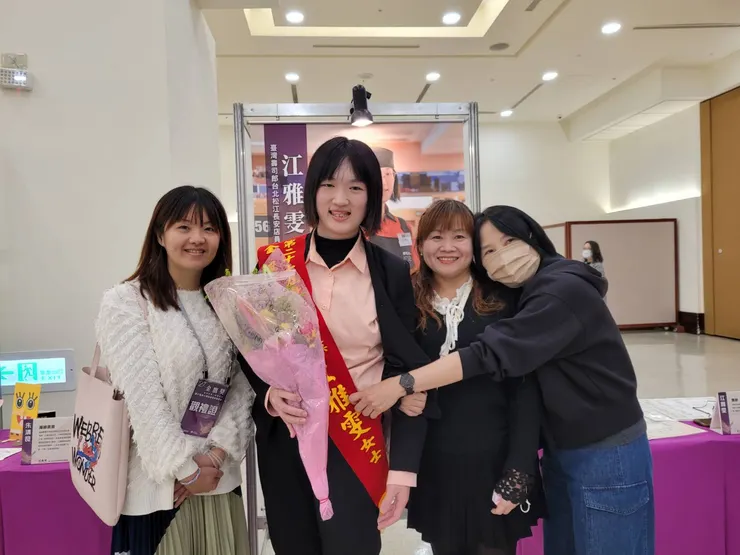圖 第27屆身心障礙楷模金鷹獎獲獎人江雅雯女士。