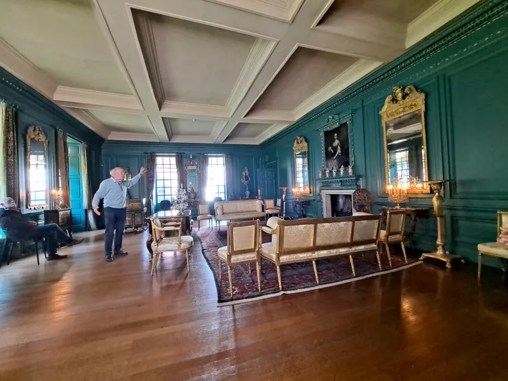 打通之後樓上的地板凹下來囉~等等會上樓帶大家體驗一下