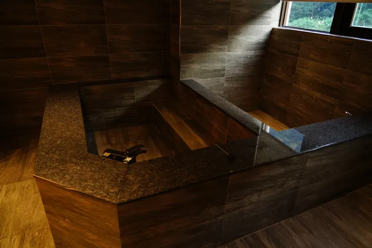 明治溫泉飯店坊間內湯池