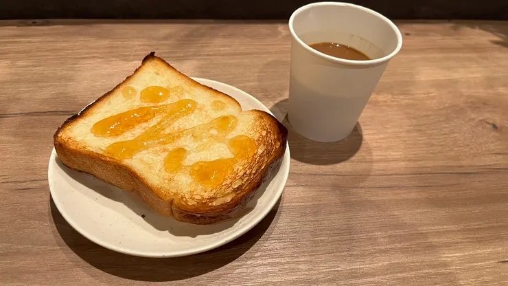 出發的時候,至少胃裡已經有一些東西了。