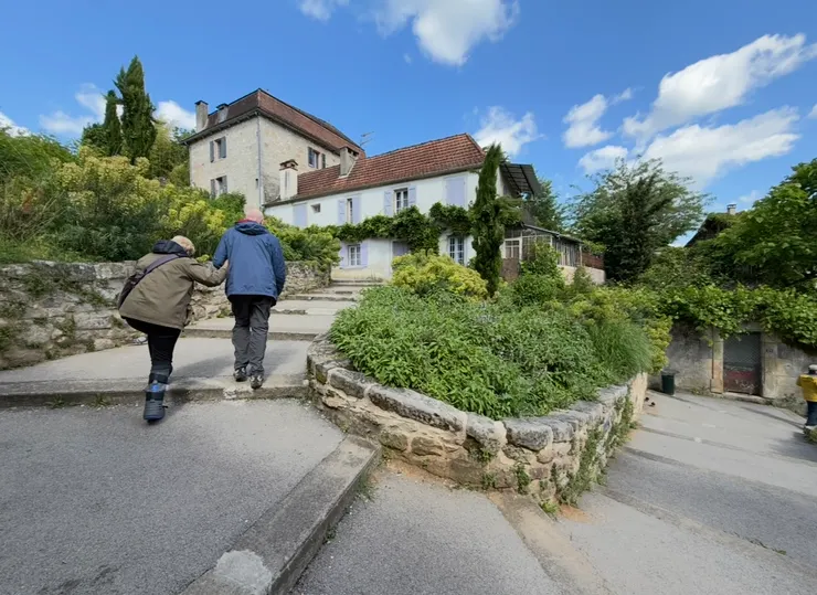 加油！每次看到這樣互相扶持的畫面都覺得好感動