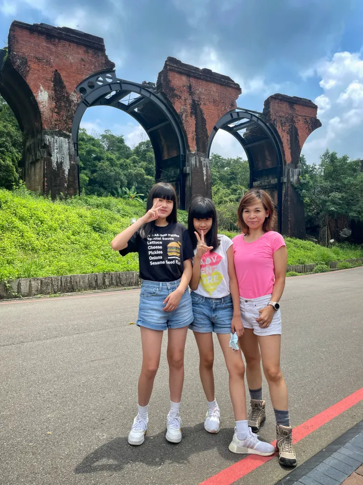 週間無遊客的龍騰斷橋。歷經2次大地震的舊山線火車道