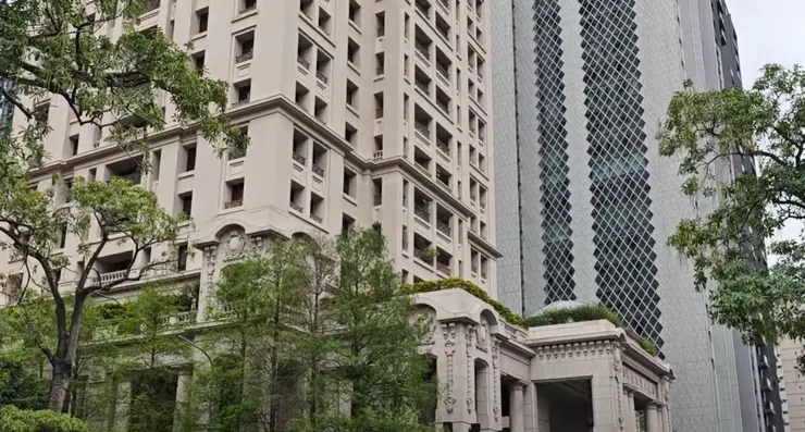 大陸寶格（七期）義大利國寶大師 Antonio Citterio 操刀，菱格紋外觀已經是七期無可取代的地標