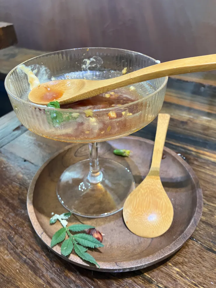 家裡附近的小店，進去之後才發現老闆有去法國唸巴黎藍帶廚藝學校，老闆對甜點有十足的堅持!!