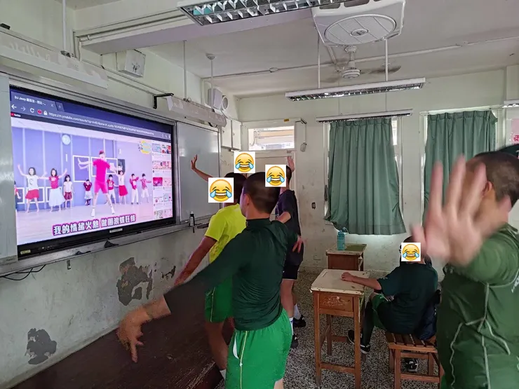 上課時間的熱舞時段