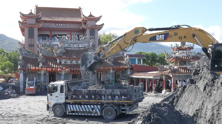 清外面的機械與清裡面的志工